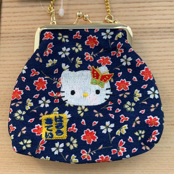 2000 HELLO KITTY POUCH WITH CHAIN - Picture 3 of 6
